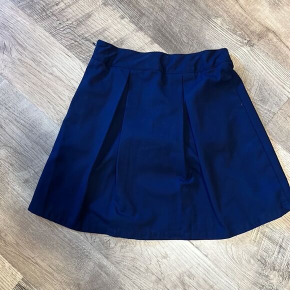 Cat and Jack uniform skirts - Picture 6 of 8